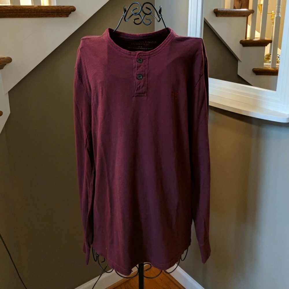 American Eagle Long Sleeve 3 buttons Maroon